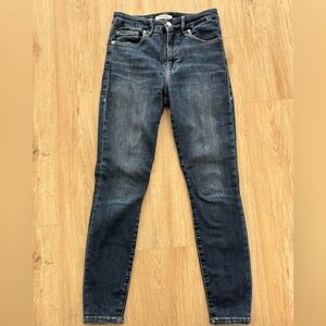 Good American Good Legs Crop | 25